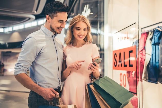 Couple-Shopping-1